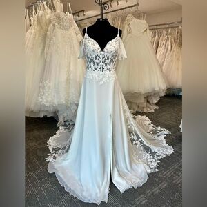 Elegant White Lace Wedding Dress - NEVER WORN